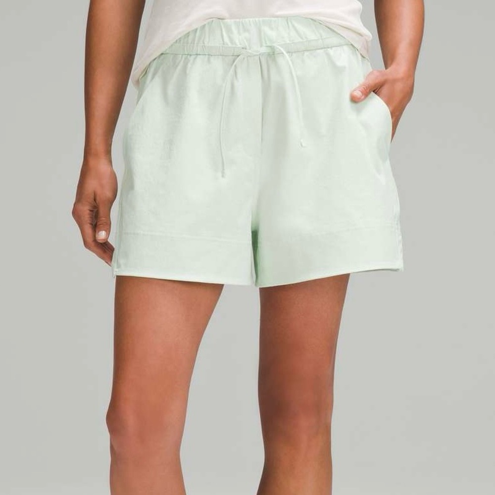 Lululemon Cinchable Waist High-Rise Kohlrabi Green Woven Short